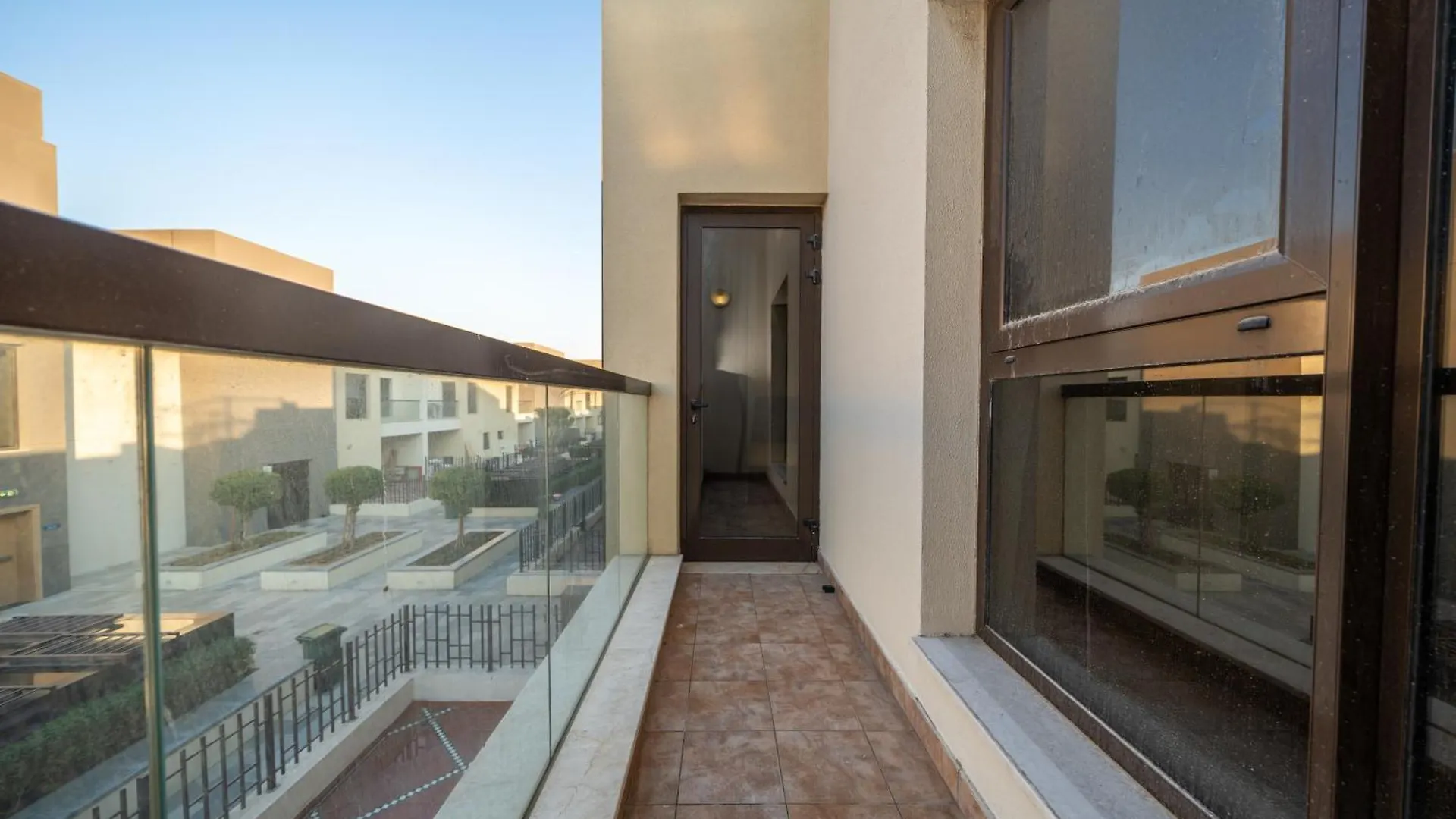 Elegant 3Br Sky Villa With Large Balcony And Yard Dubai